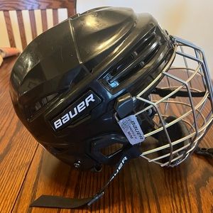 Youth hockey helmet size M.